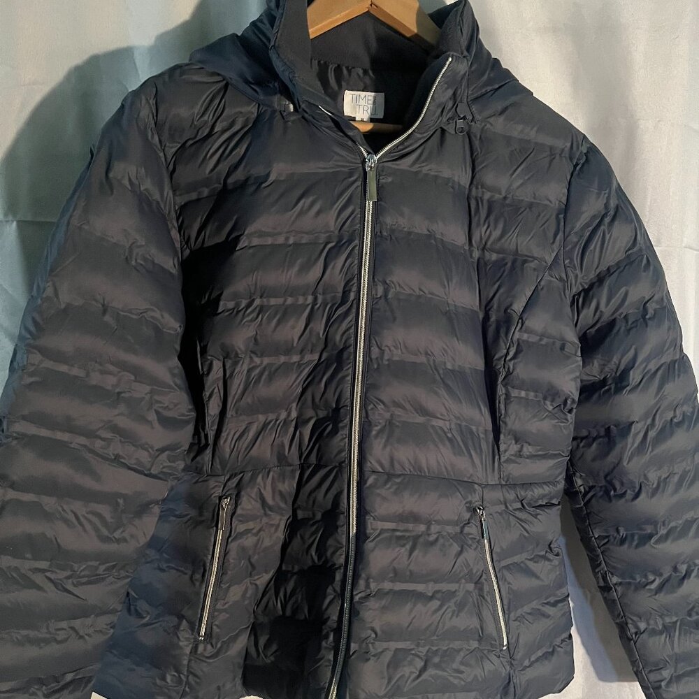 Time and Tru Women's Light Puffer Zip up Jacket